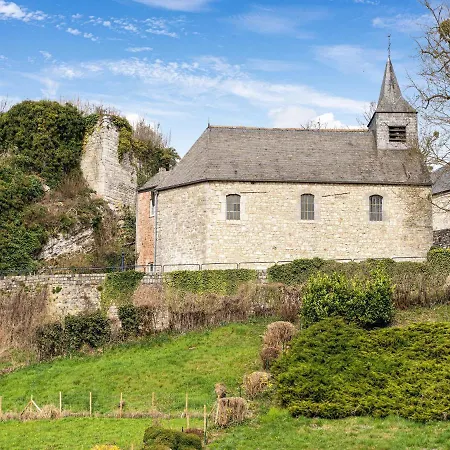 Charming In With Fenced Garden *