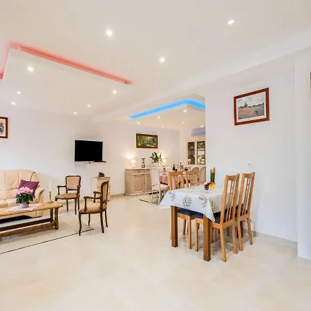 Cozy With Garden Feriehus Beauraing