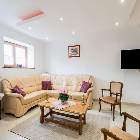 Charming In With Fenced Garden Holiday home Beauraing