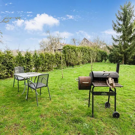 Holiday home Charming In With Fenced Garden Beauraing