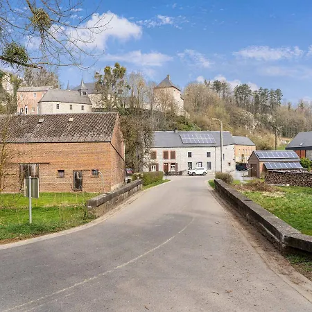 Charming In With Fenced Garden Holiday home