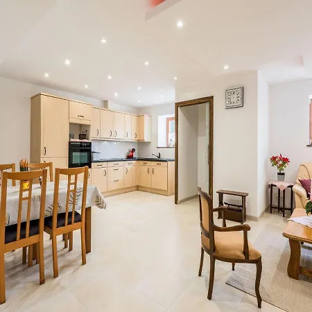 Holiday home Charming In With Fenced Garden Beauraing